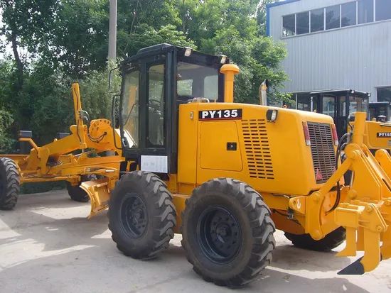 Small Road Motor Grader with Blade Ground Leveling Machine Py135c - Image 2