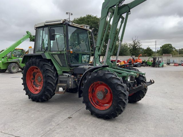 Fendt 395 GT Tool Carrier Tractor (ST25448) - Image 3
