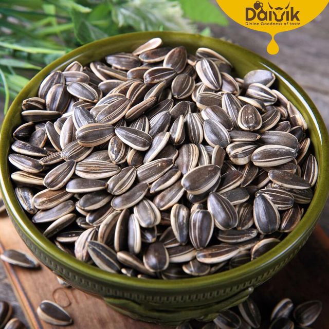 Organic Sunflower Seeds - Image 1