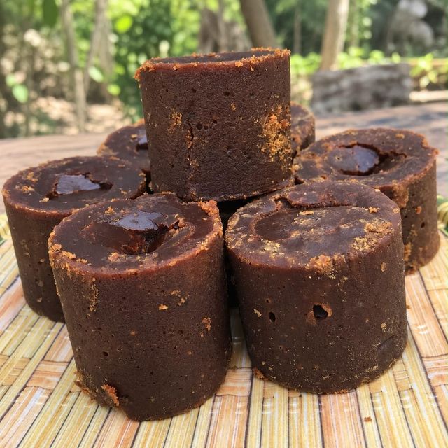 Premium Indonesian Arenga Palm Sugar – Traditional Block / Jaggery - Image 4