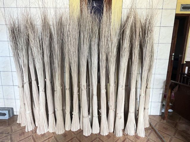 Nypa Broom Thickness 6mm Dryness 100% Dry Material Nypa Broom Max. Moisture (%) 100 Color White/yellowish Packaging 120cm Minimum - Image 3