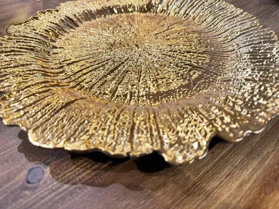 Elegant 33cm Gold Charger Plate Wavy Rim Used for Wedding Events - Image 2
