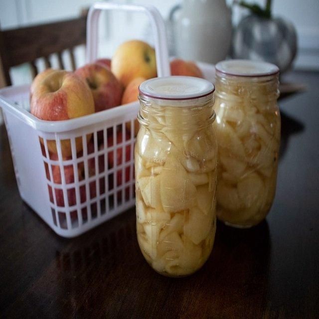 Best Price Canned Apple in Syrup Ready to Serve for Fruit Salads Desserts Ice Cream Toppings - Image 1