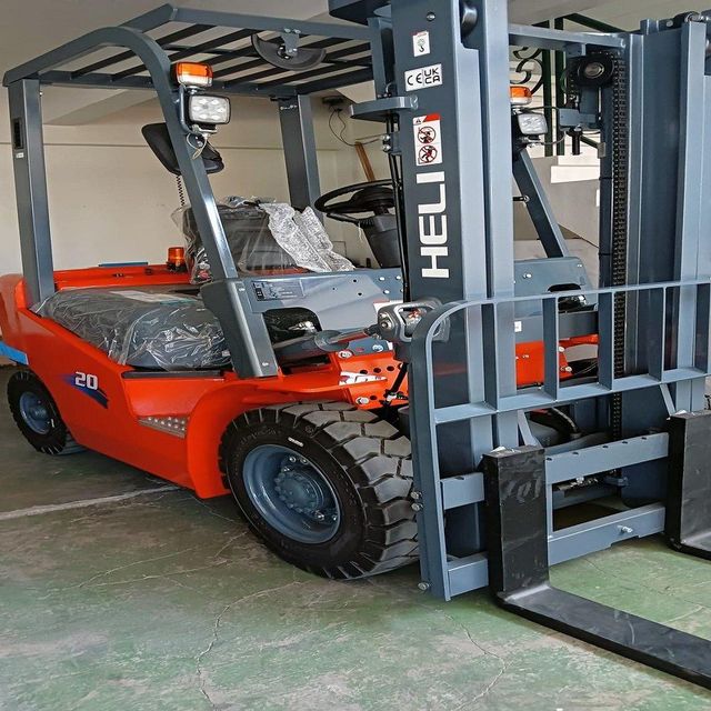 Electric Forklift Capacity 0.5 Ton 1Ton 2 Ton 3 Ton 5 Counterbalance ForkLift Truck Hydraulic Stacker Electric Forklift - Image 4
