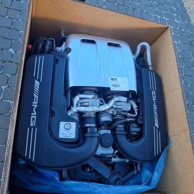 Brand New Mercedes-AMG M177 4.0L V8 BiTurbo Engine - Image 3