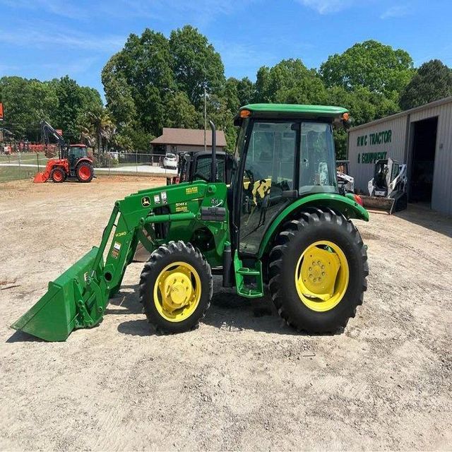 Heavy duty 4WD tractor for commercial farming operations built with strong chassis reliable engine for long lasting field performance - Image 4