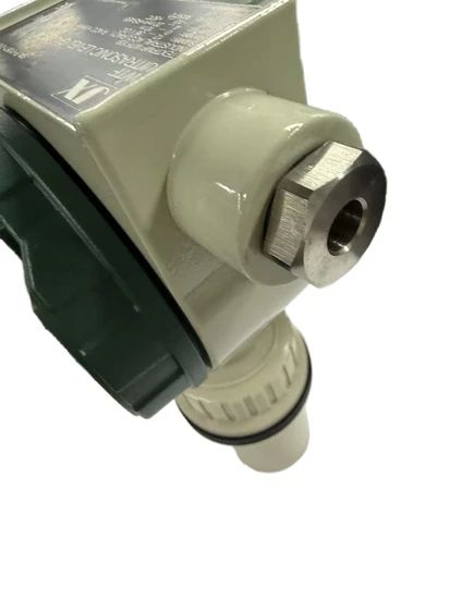 Advanced Ultrasonic Level Gauge for Accurate Liquid Measurement - Image 4