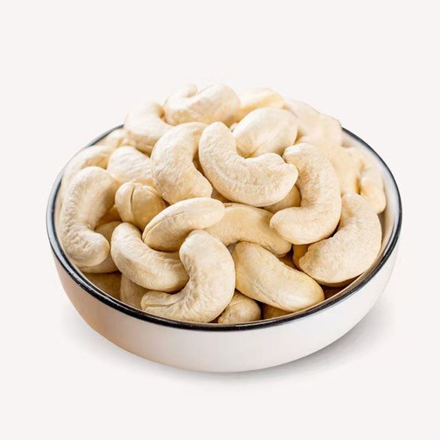 Organic Raw Cashew Kernels W320 - Image 3