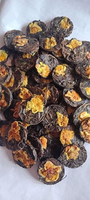 Handmade Oolong tea with tea flower Origin Lush Tea Gardens Texture Smooth And Luxurious Flavor Profile Rich And Aromatic With Floral - Image 3