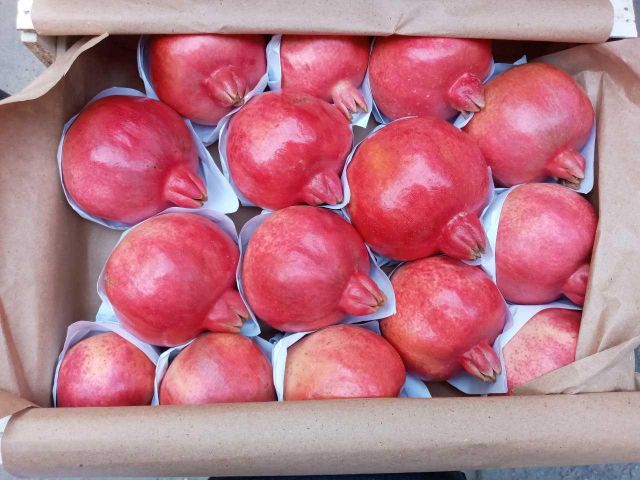 pomegranate fresh fruits - Image 5