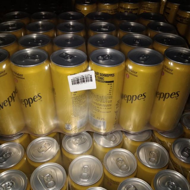 Schweppes Soda Tonic 320ml x 24 - Image 1
